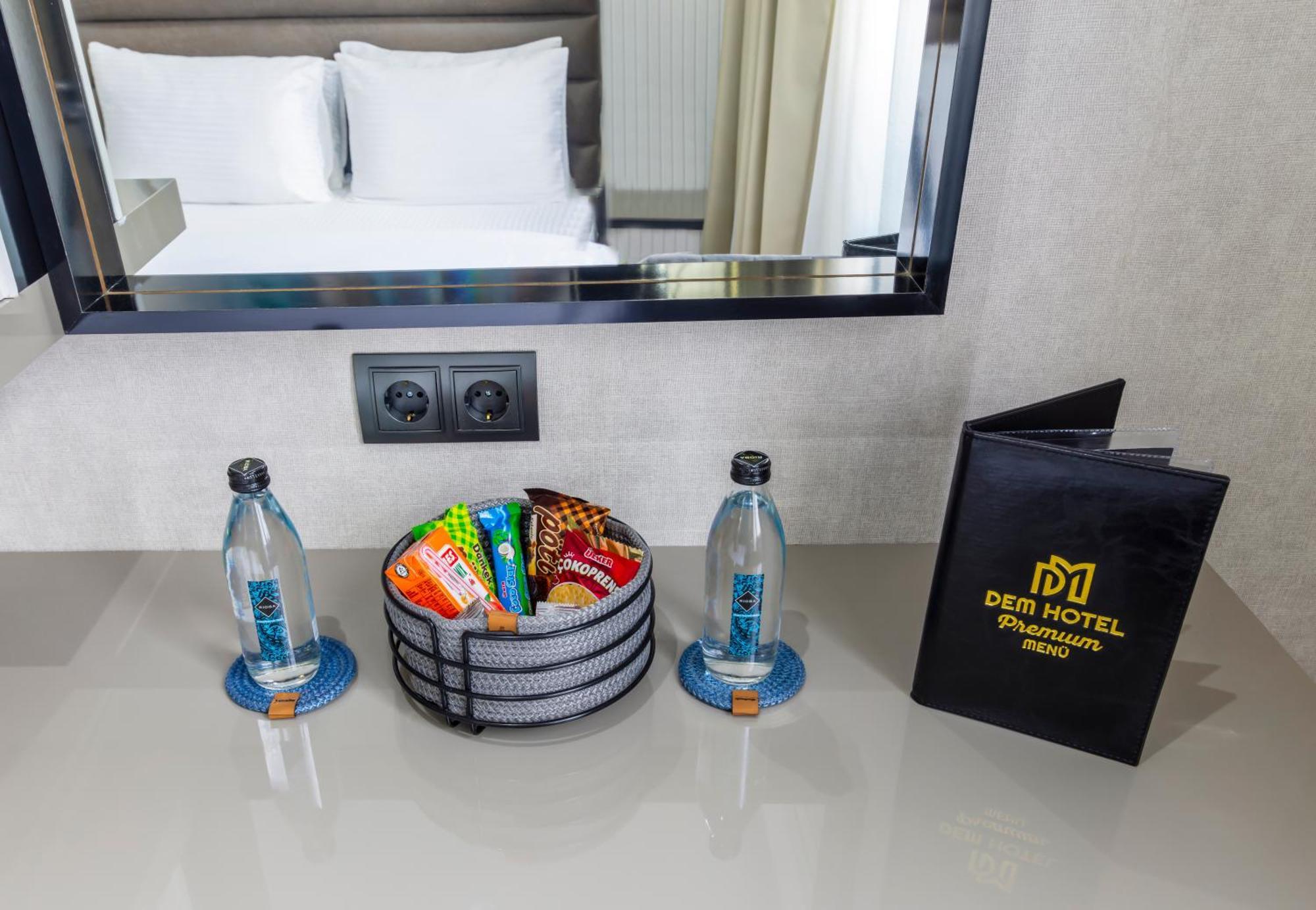 Dem Premium Hotel - Round Trip Airport Service - Istanbul International Airport Arnavutkoy エクステリア 写真