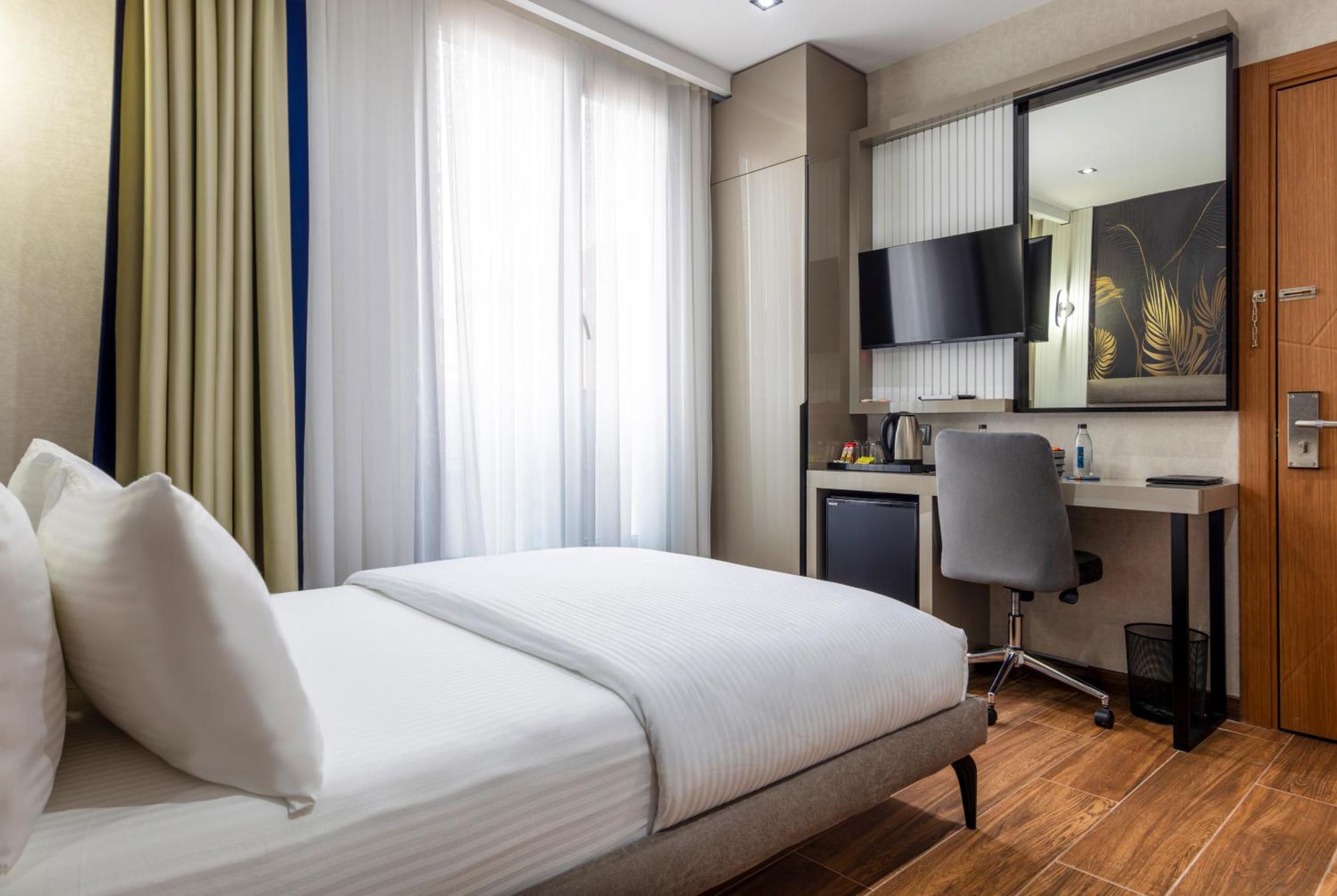 Dem Premium Hotel - Round Trip Airport Service - Istanbul International Airport Arnavutkoy エクステリア 写真