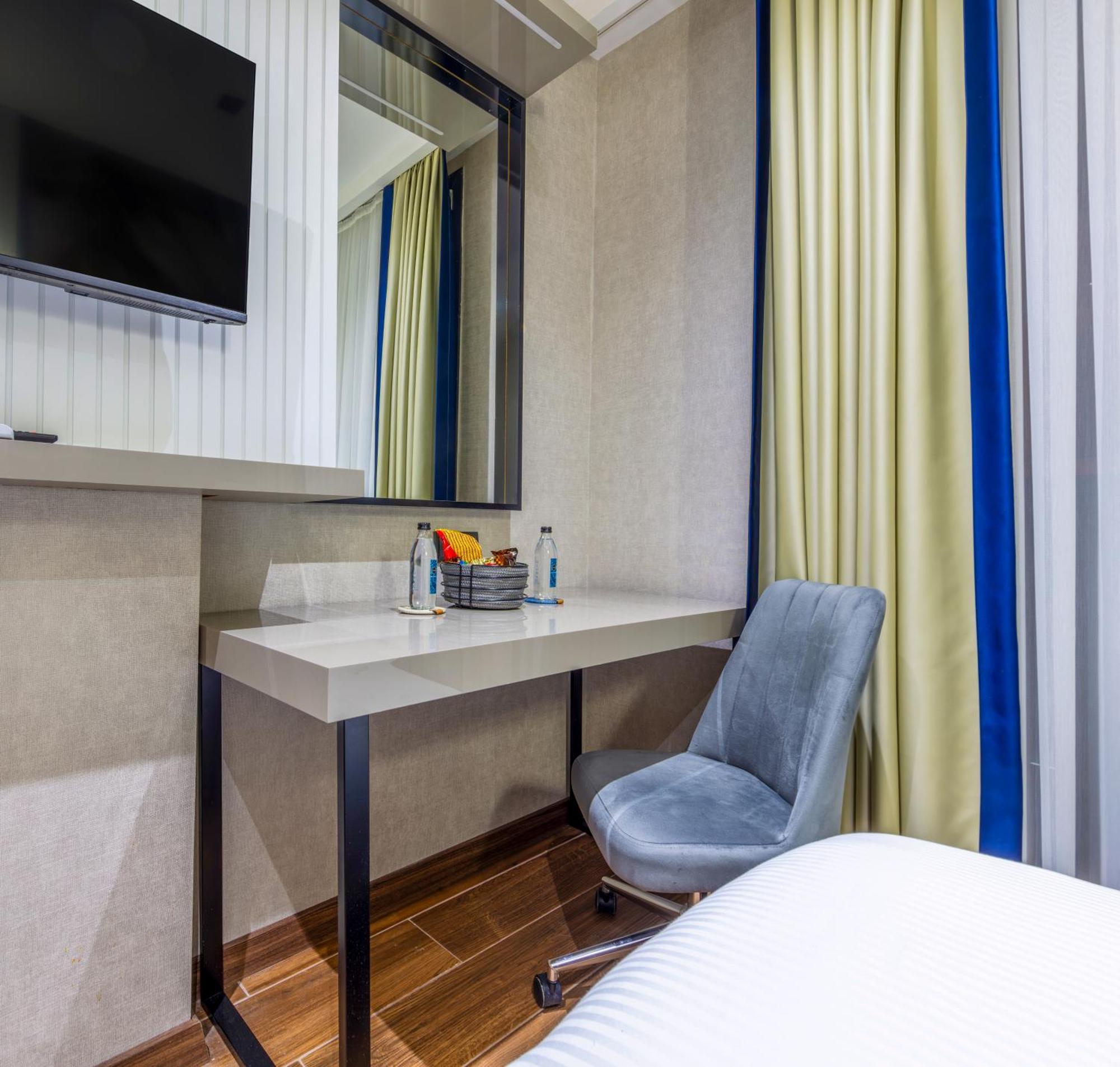 Dem Premium Hotel - Round Trip Airport Service - Istanbul International Airport Arnavutkoy エクステリア 写真