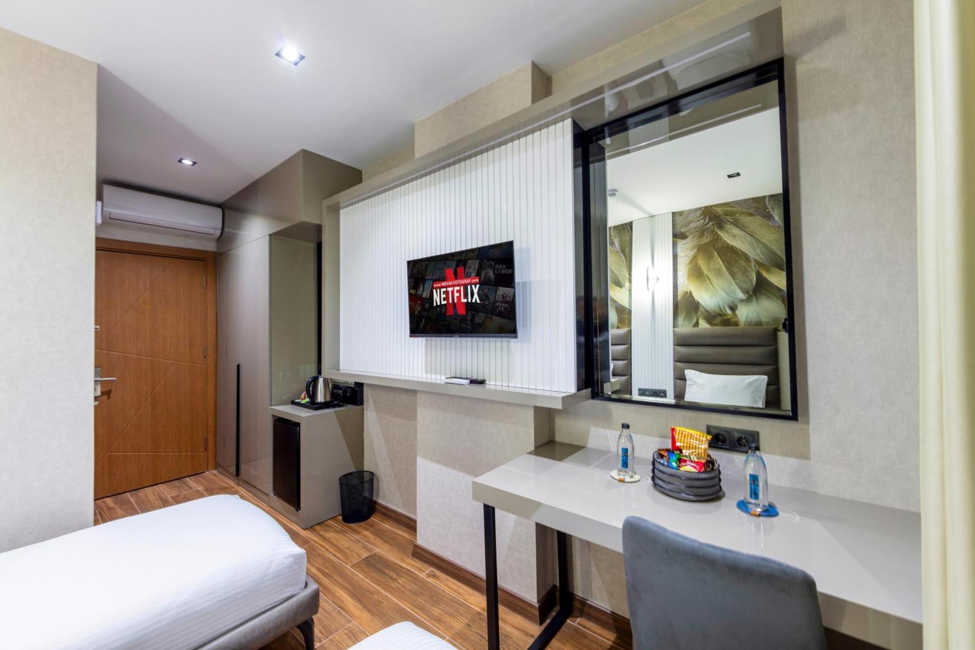 Dem Premium Hotel - Round Trip Airport Service - Istanbul International Airport Arnavutkoy エクステリア 写真