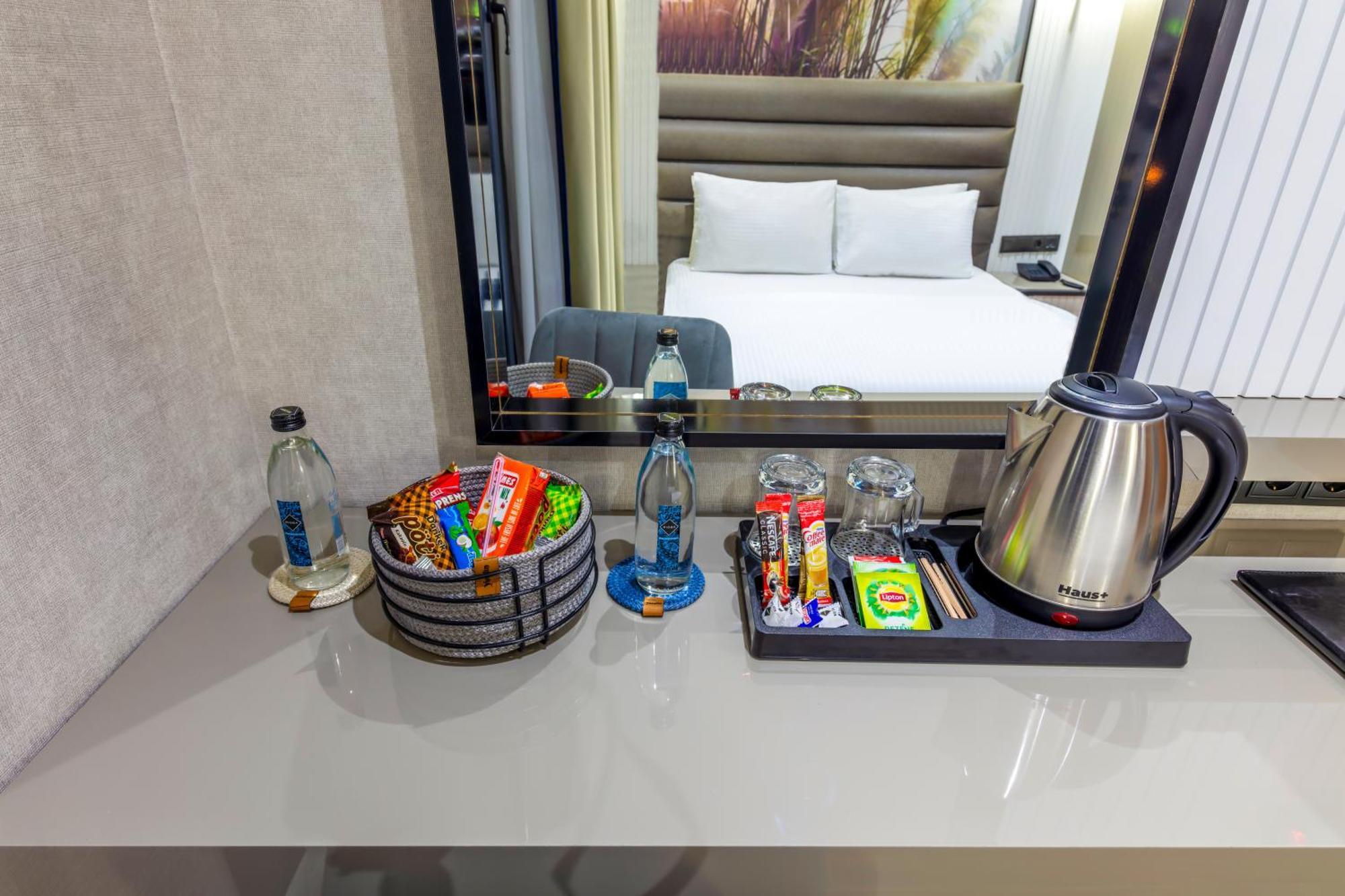 Dem Premium Hotel - Round Trip Airport Service - Istanbul International Airport Arnavutkoy エクステリア 写真