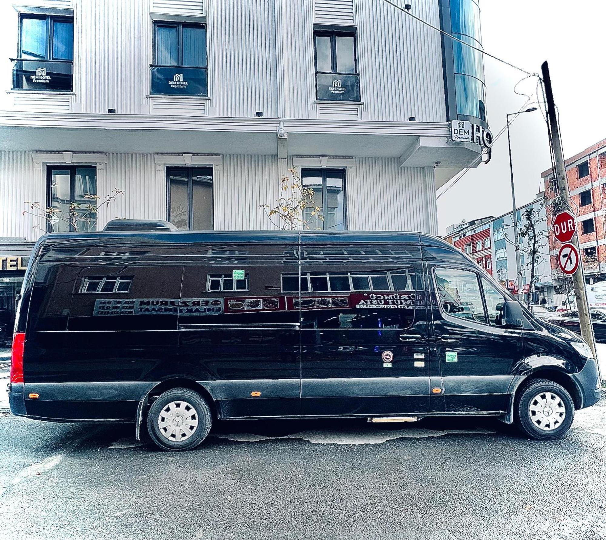Dem Premium Hotel - Round Trip Airport Service - Istanbul International Airport Arnavutkoy エクステリア 写真